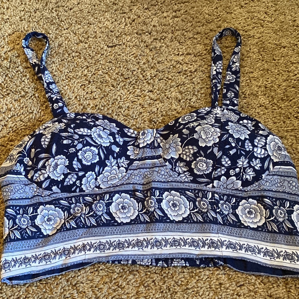 American eagle crop top